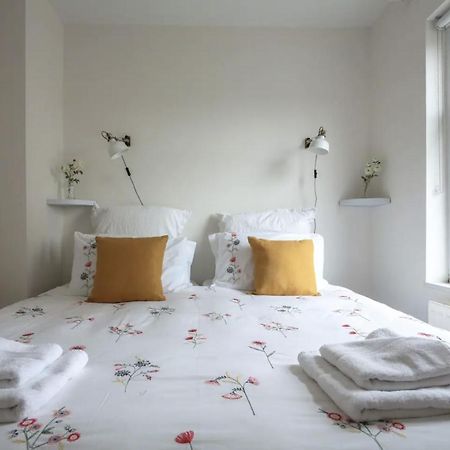 Charming Victorian Cottage Steps From Historic Chester - Free Parking Eksteriør bilde