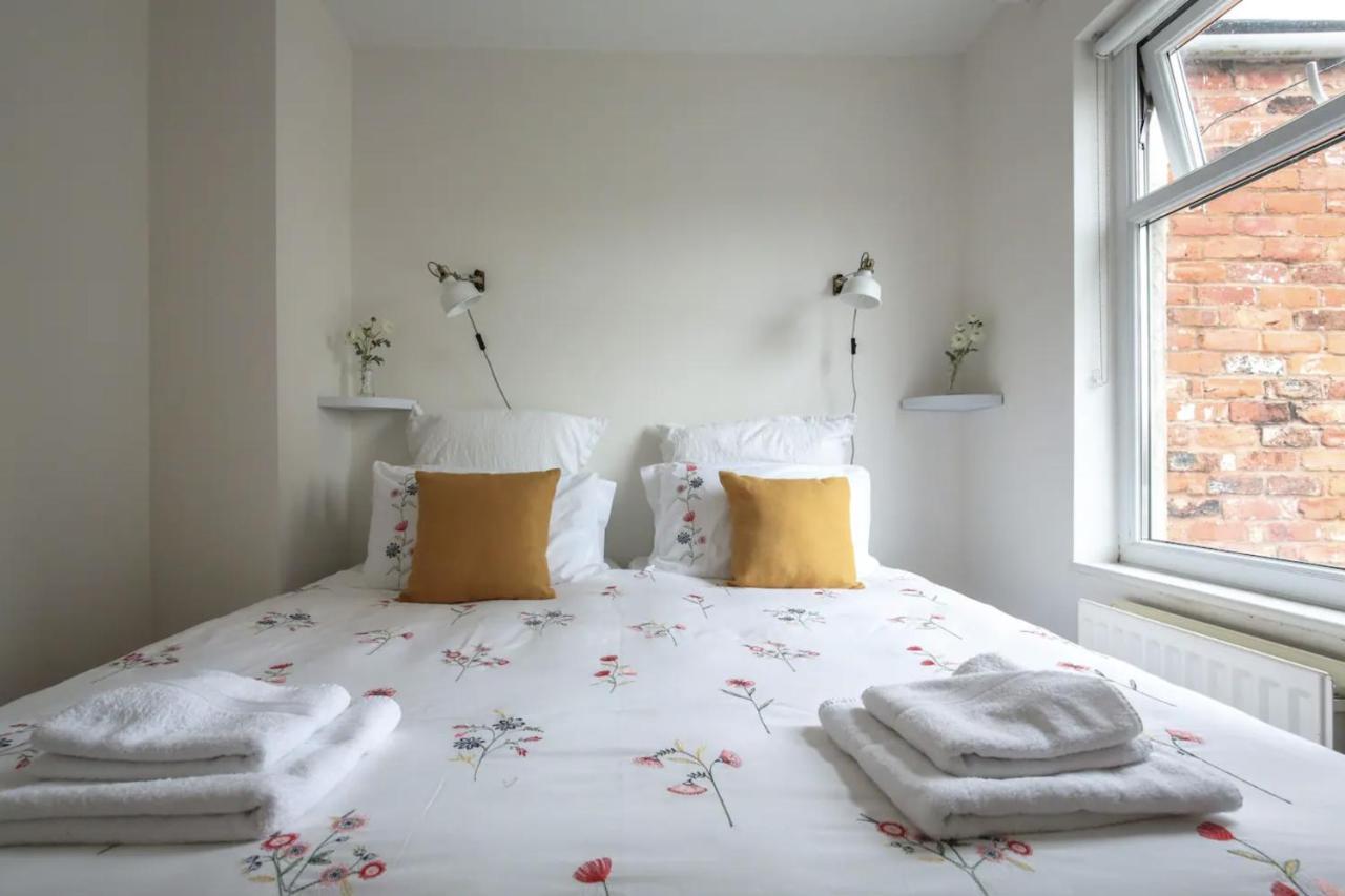 Charming Victorian Cottage Steps From Historic Chester - Free Parking Eksteriør bilde